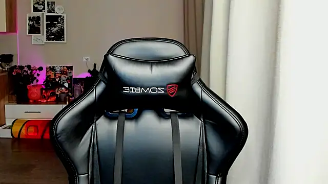 Sm0ly online show from 10-29-25, 01:52