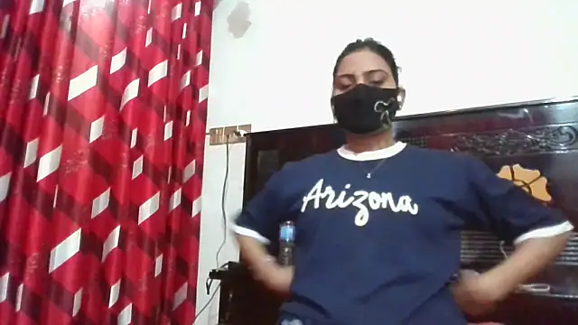 Snapshot of mariyaqueen chatting on 03-11-25, 11:33 mariyaqueen online show from 03-11-25, 11:33