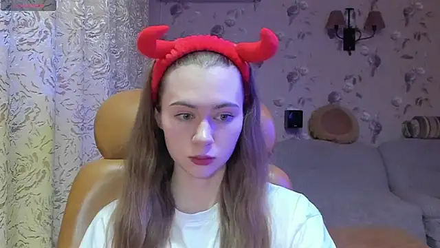 Snapshot of MadeleineWiliams chatting on 01-16-25, 04:38 MadeleineWiliams online show from 01-16-25, 04:38