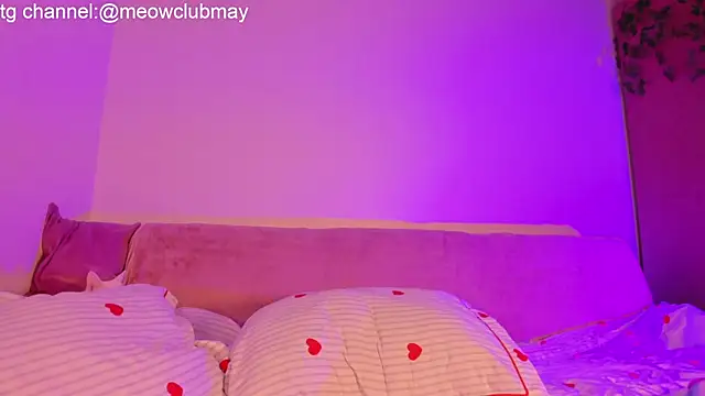 Snapshot of may_meowww chatting on 11-13-25, 07:29 may meowww online show from 11-13-25, 07:29