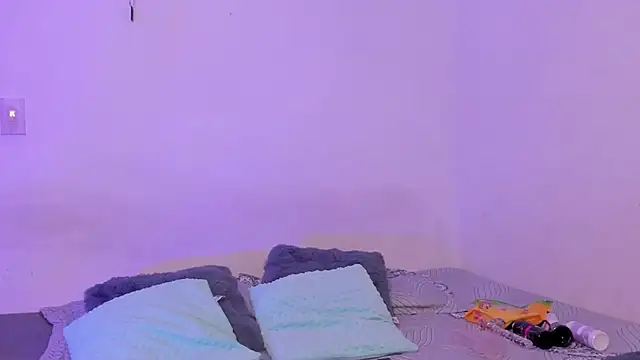 crystalvazquez online show from 11-04-25, 12:04