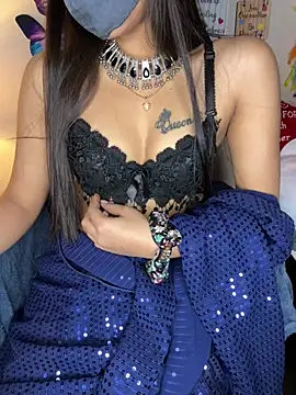 Snapshot of Suhu_love chatting on 03-08-25, 06:37 Suhu love online show from 03-08-25, 06:37