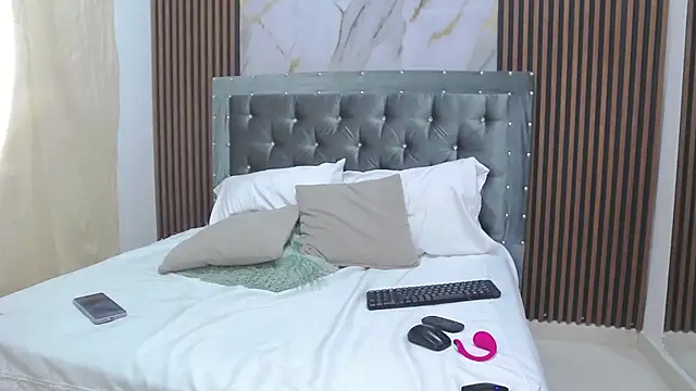 Snapshot of AshleyMontana chatting on 09-30-25, 12:26 AshleyMontana online show from 09-30-25, 12:26