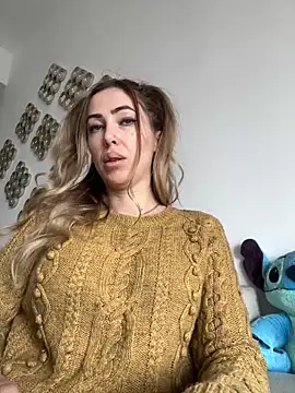 Snapshot of RaquelleDevon chatting on 02-05-25, 09:57 RaquelleDevon online show from 02-05-25, 09:57