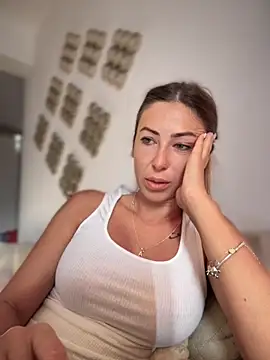 Snapshot of RaquelleDevon chatting on 09-09-25, 05:29 RaquelleDevon online show from 09-09-25, 05:29