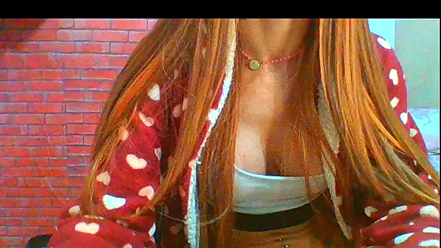 Snapshot of Transthifany chatting on 10-28-25, 01:03 Transthifany online show from 10-28-25, 01:03