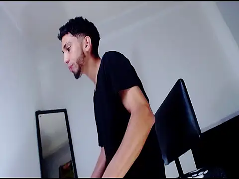 Snapshot of Gregory_hard chatting on 12-12-24, 08:10 Gregory hard online show from 12-12-24, 08:10