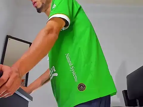 Snapshot of Gregory_hard chatting on 12-26-24, 02:16 Gregory hard online show from 12-26-24, 02:16