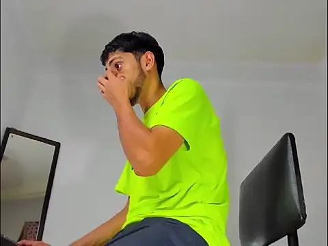 Snapshot of Gregory_hard chatting on 12-28-24, 08:48 Gregory hard online show from 12-28-24, 08:48