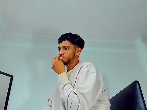 Snapshot of Gregory_hard chatting on 01-09-25, 10:41 Gregory hard online show from 01-09-25, 10:41