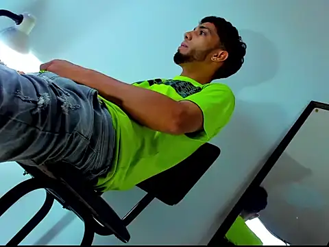 Snapshot of Gregory_hard chatting on 02-16-25, 04:42 Gregory hard online show from 02-16-25, 04:42