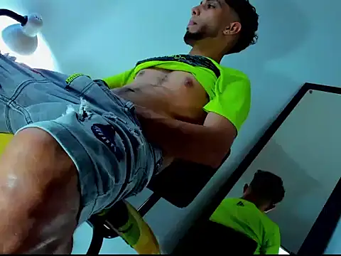 Snapshot of Gregory_hard chatting on 02-22-25, 09:59 Gregory hard online show from 02-22-25, 09:59