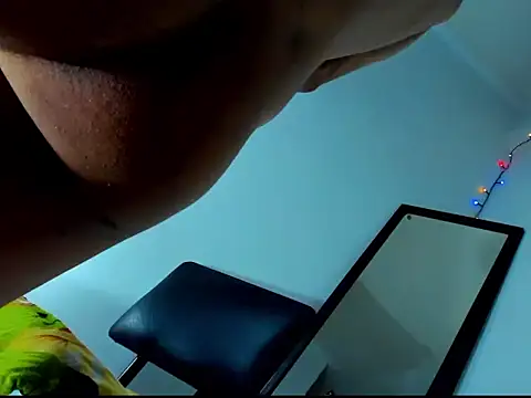 Snapshot of Gregory_hard chatting on 02-23-25, 07:11 Gregory hard online show from 02-23-25, 07:11