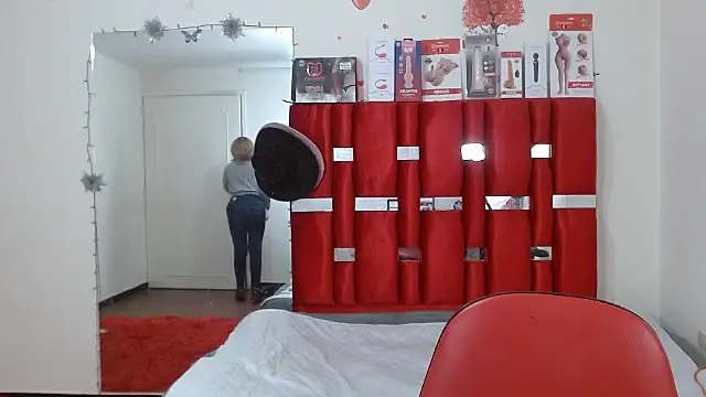 krystal thomson online show from 10-06-25, 04:04