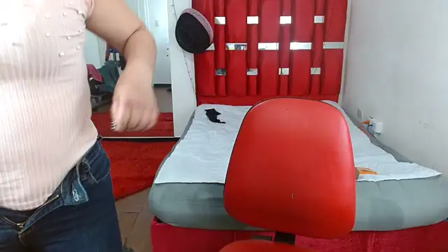 krystal thomson online show from 11-21-25, 04:38