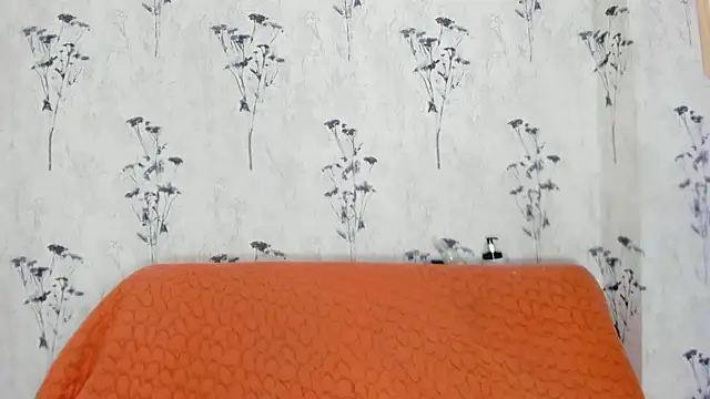 Snapshot of Mia_candy_0 chatting on 01-17-25, 06:12 Mia candy 0 online show from 01-17-25, 06:12