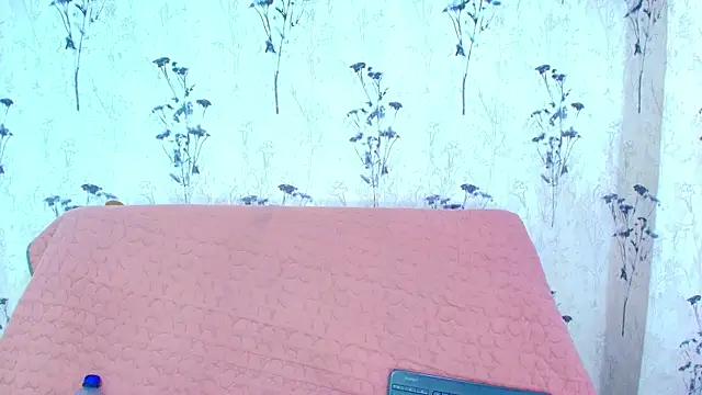 Snapshot of Mia_candy_0 chatting on 03-21-25, 06:18 Mia candy 0 online show from 03-21-25, 06:18