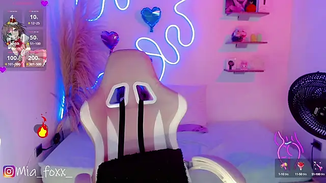 Snapshot of Mia_foxx_ chatting on 02-05-25, 09:07 Mia foxx online show from 02-05-25, 09:07