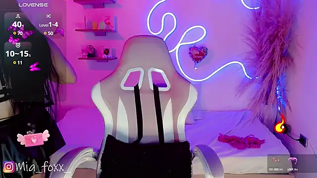 Snapshot of Mia_foxx_ chatting on 03-07-25, 09:06 Mia foxx online show from 03-07-25, 09:06