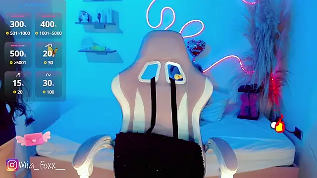 Snapshot of Mia_foxx_ chatting on 03-20-25, 12:08 Mia foxx online show from 03-20-25, 12:08