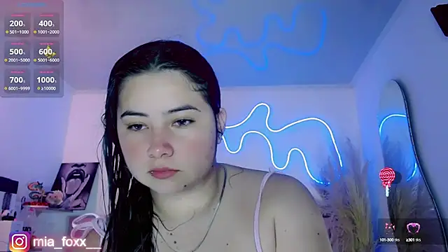 Snapshot of Mia_foxx_ chatting on 09-10-25, 09:04 Mia foxx online show from 09-10-25, 09:04