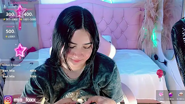 Snapshot of Mia_foxx_ chatting on 10-05-25, 10:07 Mia foxx online show from 10-05-25, 10:07