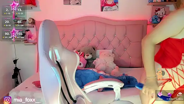 Snapshot of Mia_foxx_ chatting on 11-11-25, 09:04 Mia foxx online show from 11-11-25, 09:04