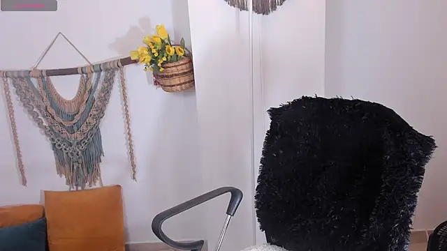 Snapshot of anaruiz_ chatting on 09-17-25, 09:27 anaruiz online show from 09-17-25, 09:27