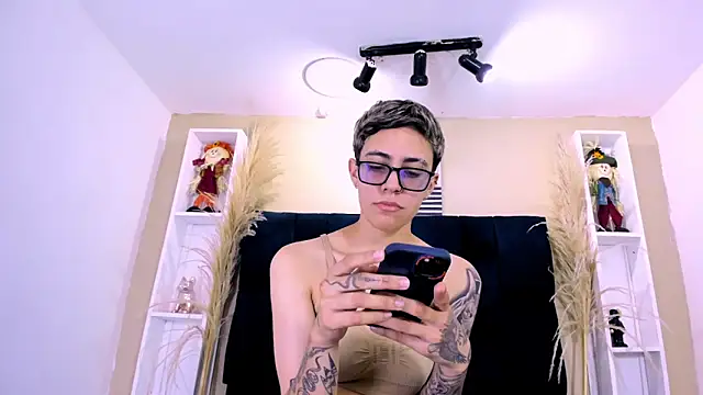 Cutie Shy  online show from 02-11-26, 05:51