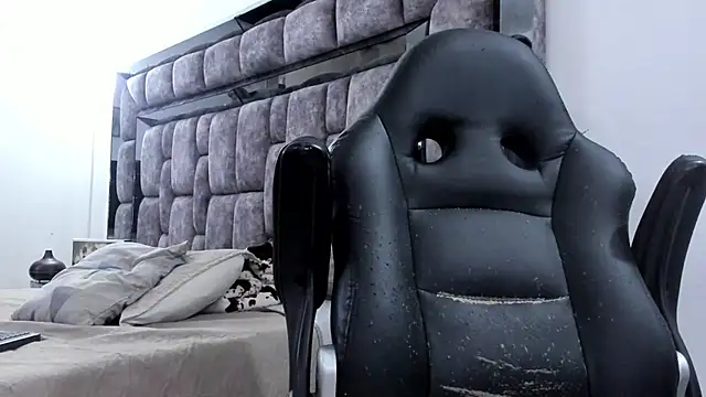 Snapshot of MalconStonne chatting on 10-14-25, 02:23 MalconStonne online show from 10-14-25, 02:23