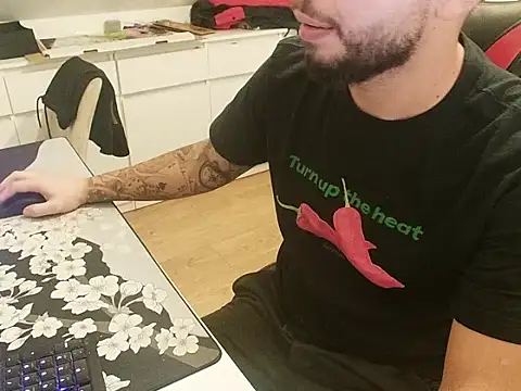 Snapshot of prezydentcam chatting on 09-22-25, 10:39 prezydentcam online show from 09-22-25, 10:39