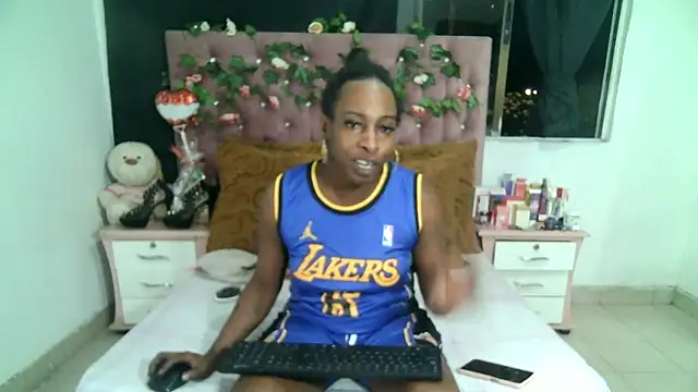 Snapshot of ValeriaTsx chatting on 09-18-25, 04:03 ValeriaTsx online show from 09-18-25, 04:03