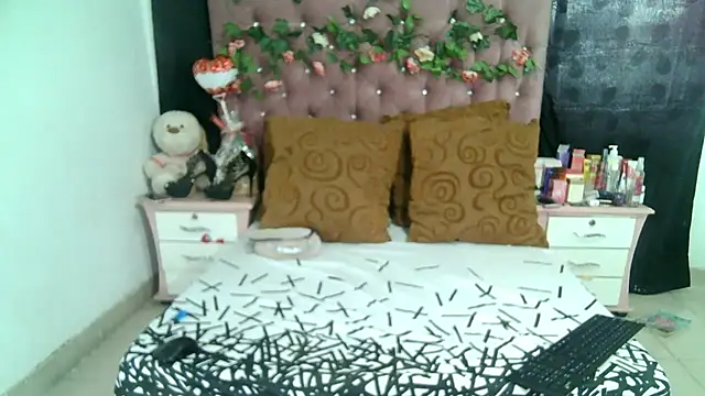 Snapshot of ValeriaTsx chatting on 09-19-25, 12:50 ValeriaTsx online show from 09-19-25, 12:50