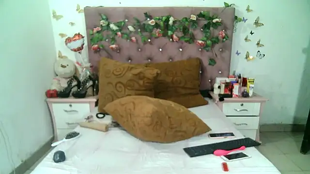 Snapshot of ValeriaTsx chatting on 10-10-25, 01:10 ValeriaTsx online show from 10-10-25, 01:10