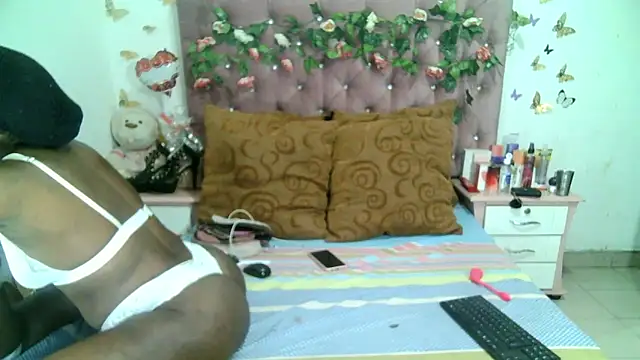 Snapshot of ValeriaTsx chatting on 10-16-25, 01:56 ValeriaTsx online show from 10-16-25, 01:56