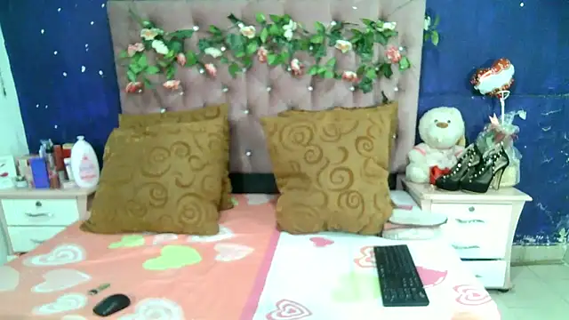 Snapshot of ValeriaTsx chatting on 12-01-25, 12:43 ValeriaTsx online show from 12-01-25, 12:43