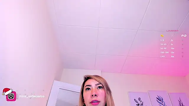 Snapshot of miss_sofiaa chatting on 12-20-24, 11:54 miss sofiaa online show from 12-20-24, 11:54