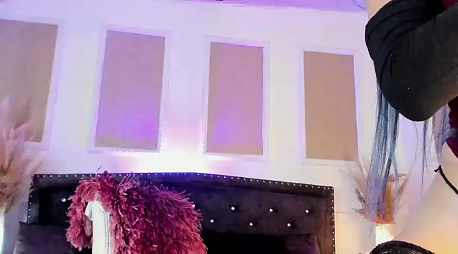 queen satin online show from 02-20-25, 08:17