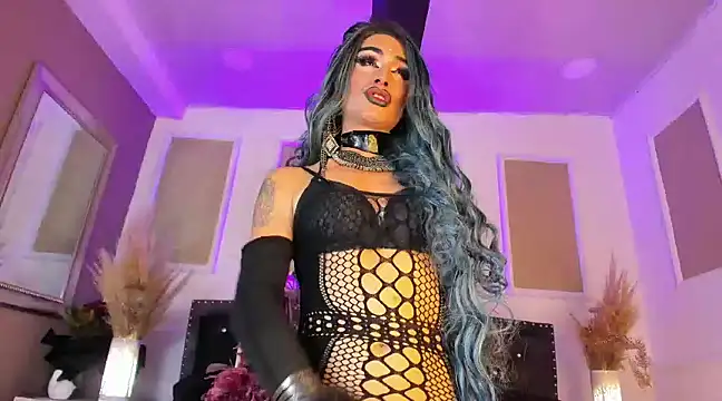 queen satin online show from 03-11-25, 07:04