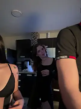 samantha kevin online show from 04-24-26, 04:04