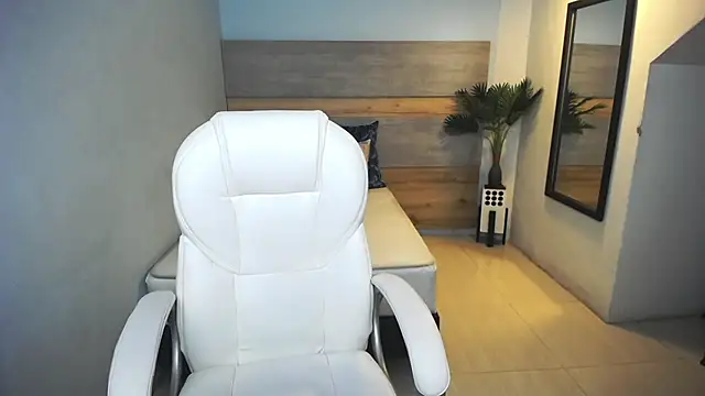 liseth fox online show from 12-28-24, 12:13