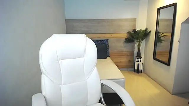 liseth fox online show from 01-13-25, 07:53