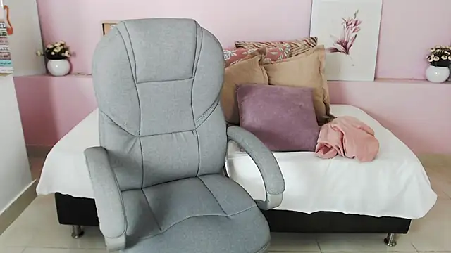 liseth fox online show from 01-25-25, 07:18