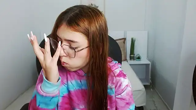 liseth fox online show from 02-17-25, 12:48