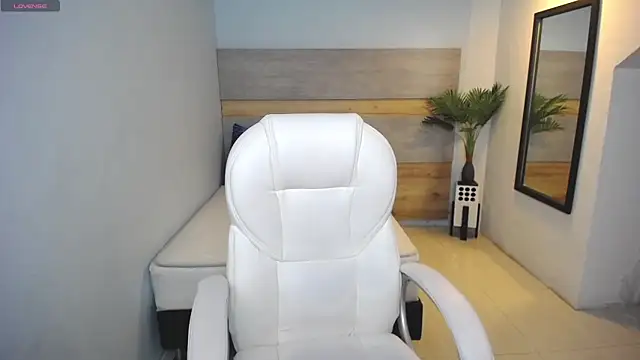 liseth fox online show from 02-20-25, 07:41