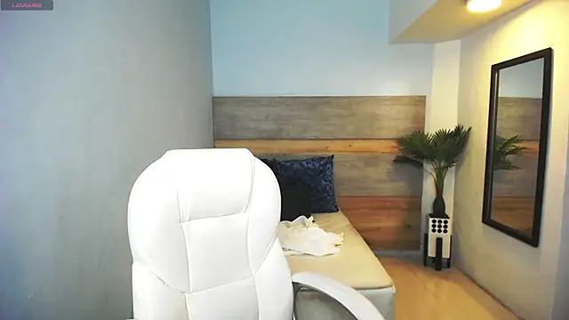 liseth fox online show from 03-12-25, 07:38