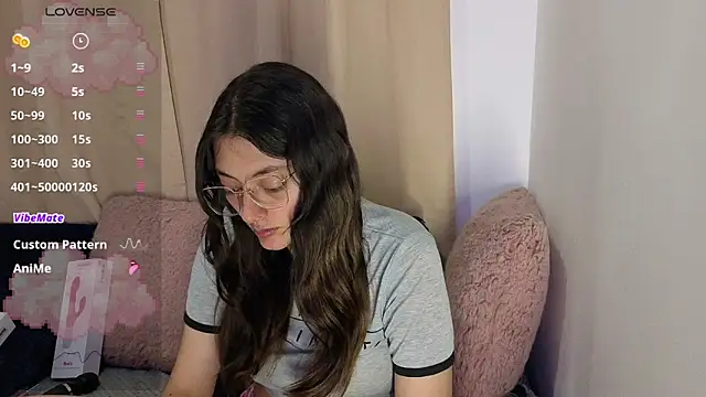 Snapshot of lessliee22_ chatting on 05-02-26, 07:35 lessliee22 online show from 05-02-26, 07:35