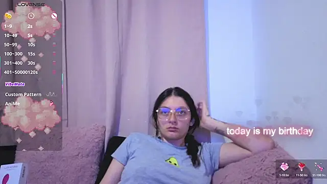 Snapshot of lessliee22_ chatting on 05-19-26, 07:37 lessliee22 online show from 05-19-26, 07:37