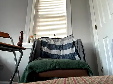 ChiRaqb8 online show from 09-28-25, 09:42