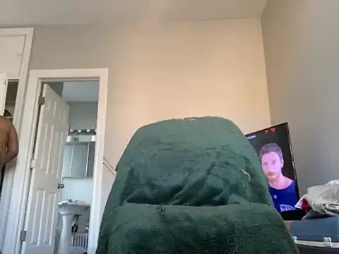 ChiRaqb8 online show from 10-05-25, 08:18